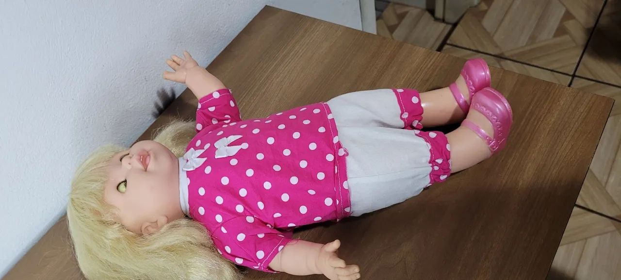 Boneca antiga Cotiplás  olhos que abrem e fecham de roupa de bolinhas com sapatinho - Foto 2