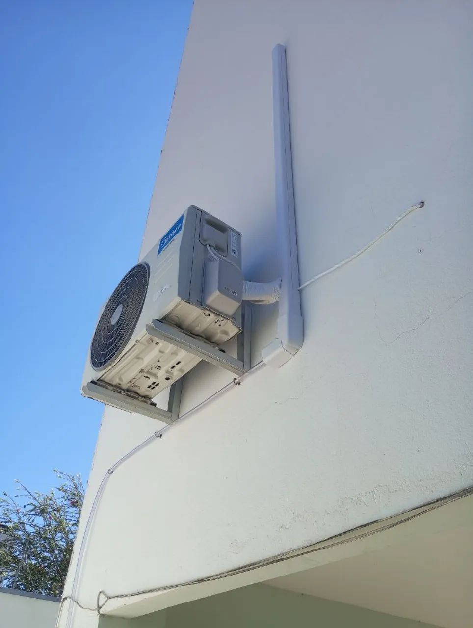TECNO EM INSTALAÇÃO DE AR CONDICIONADO 