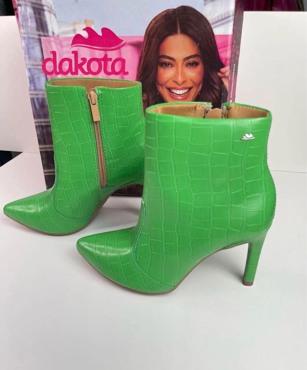 Bota feminina de couro  - Foto 3