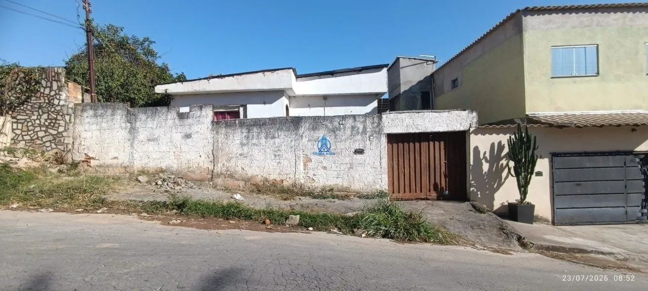 CASA NO BAIRRO CEREJEIRAS