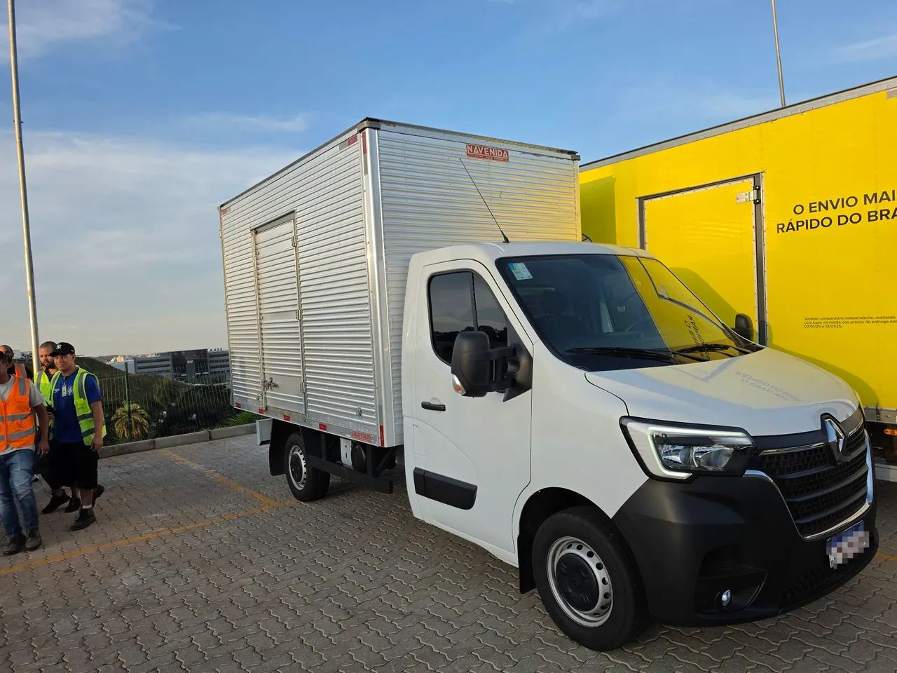 Caminhão Renault Master Baú (VUC)