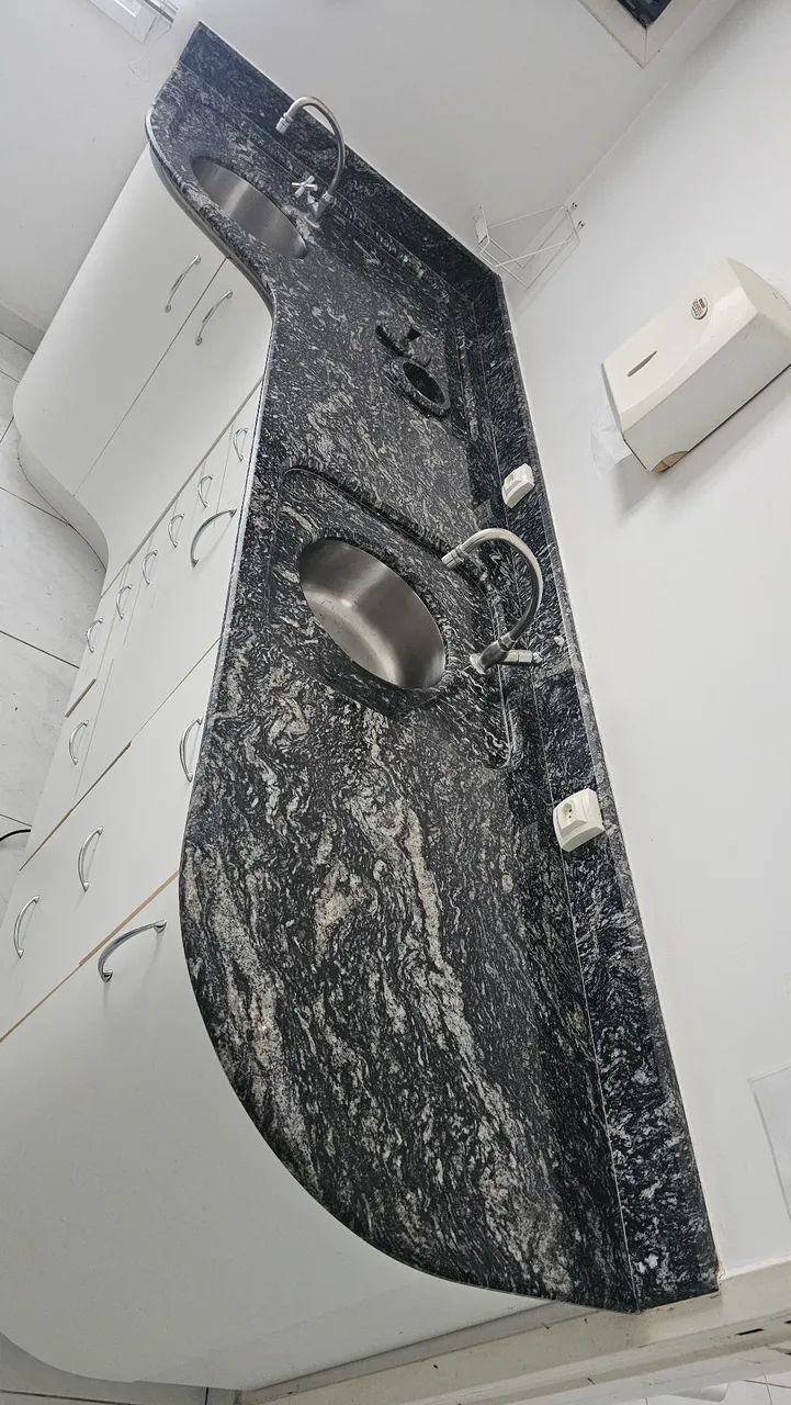TAMPO DE GRANITO COM 2 CUBAS