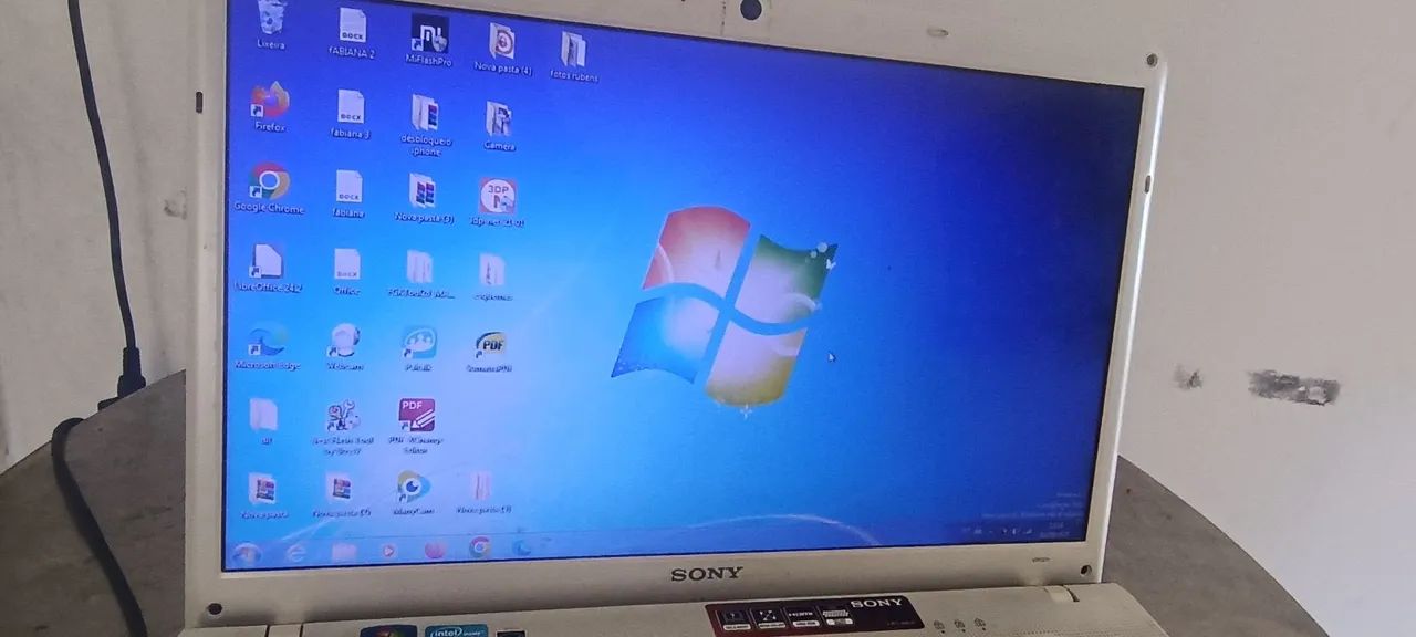 Notebook SONY VAIO CORE i3 
