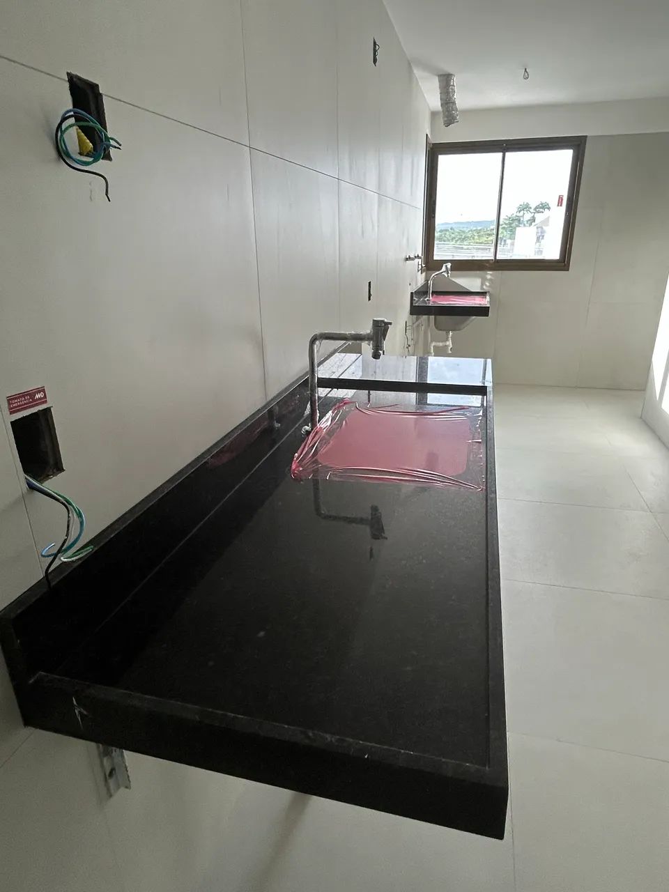 Vendo pia em granito com a Cuba e torneira - Foto 6