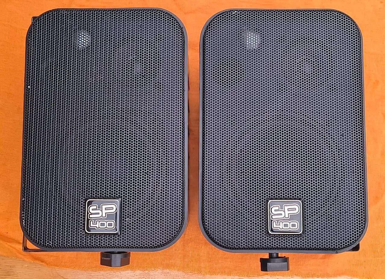 2 pares de caixa de som SP - 400.  E Novik 25 