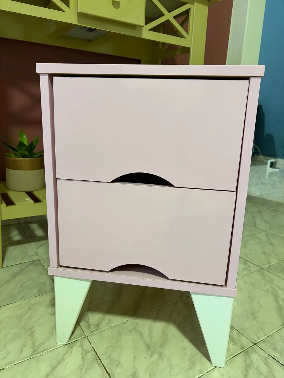 Mesa de cabeceira rosa tok stok 