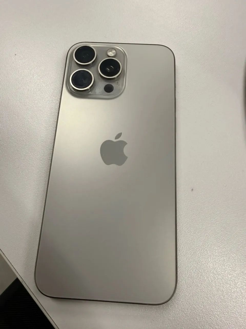 iPhone 15 Pro Max - Foto 2