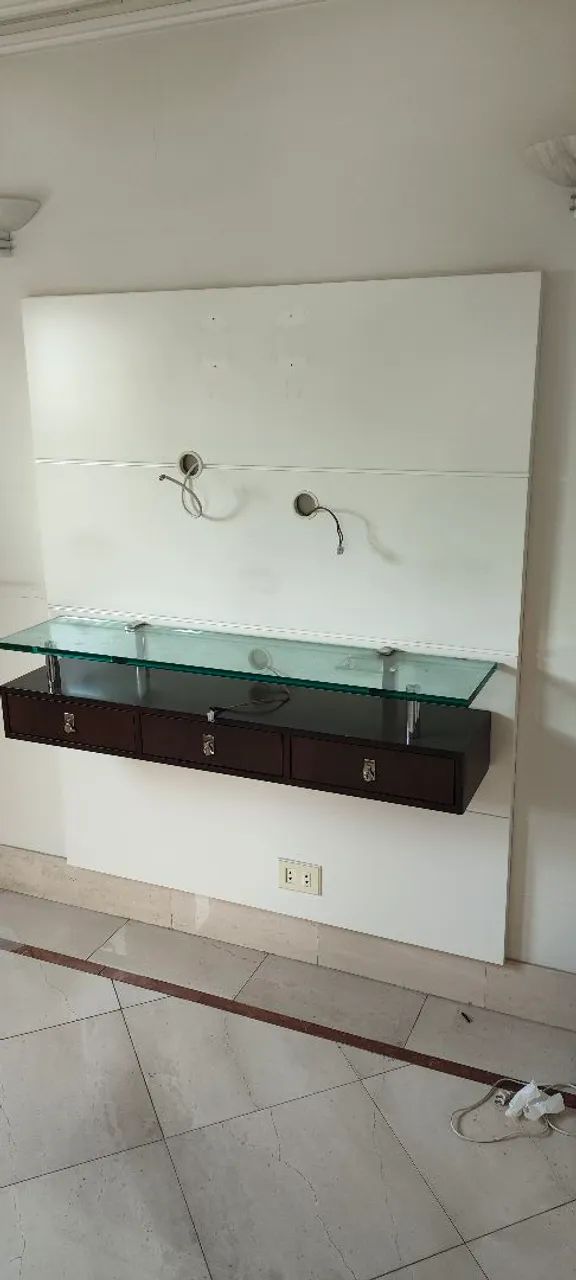 Painel de tv com suporte 