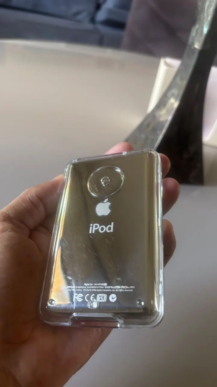 iPod Classic 7ª Geração 160GB SSD (MC293LL) Vermelho