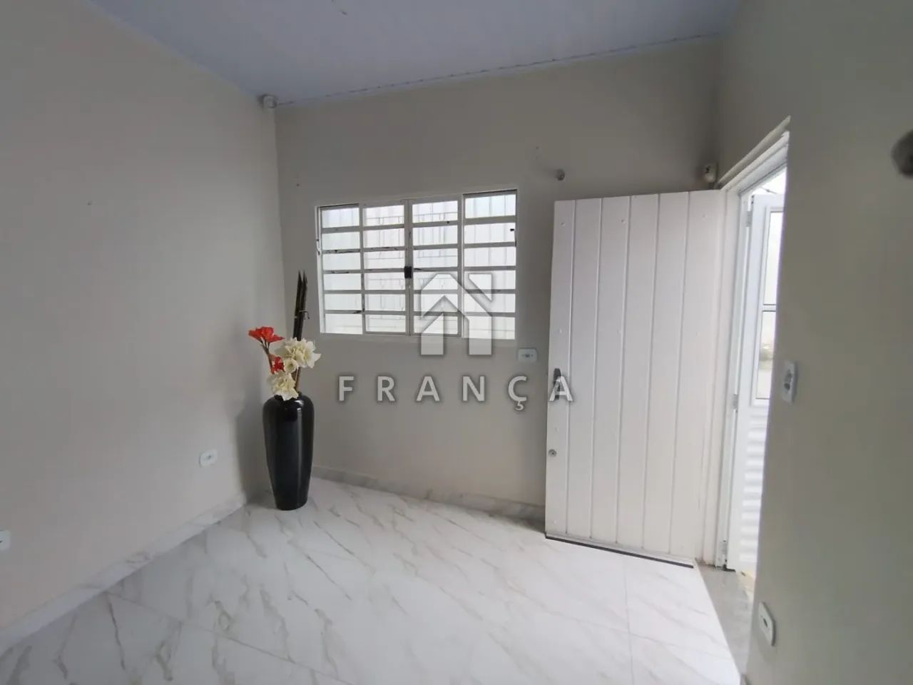 CASA PARA LOCAÇÃO - 03 QUARTOS - CENTRO - Foto 4