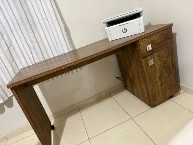 Escrivaninha e Impressora 