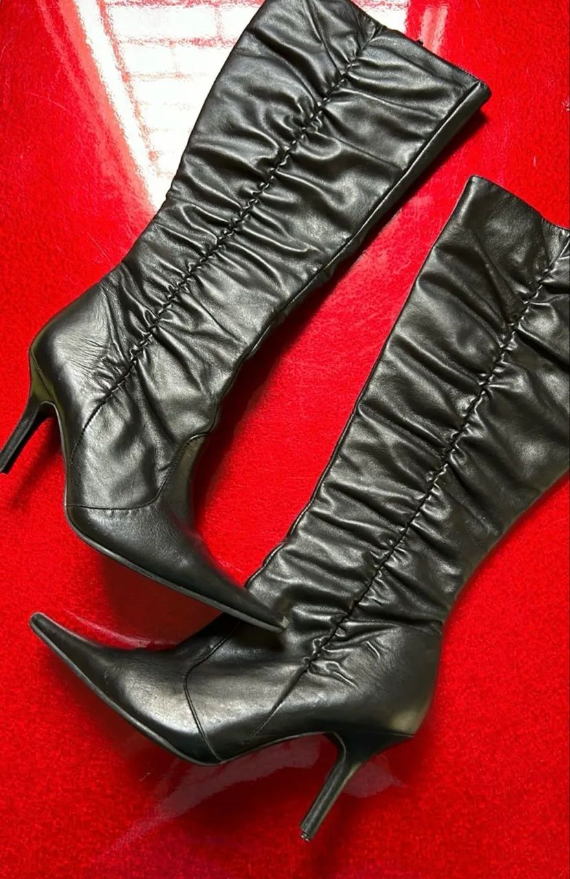 Pra vender hoje! Bota de couro legítimo salto fino e bico fino. 