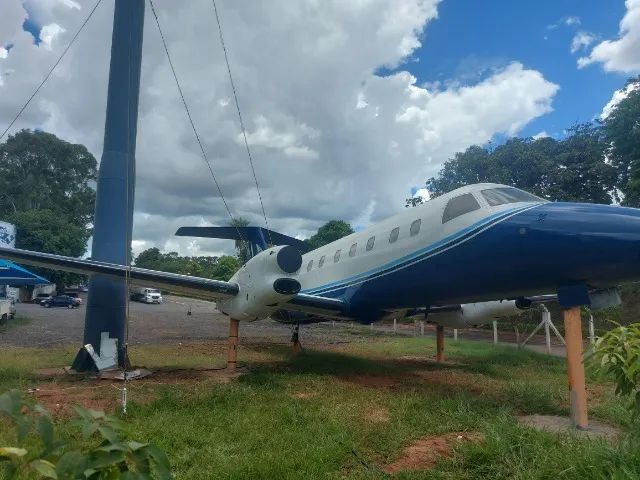 Avião brasilia embraer 120 33 lugares para decoração  