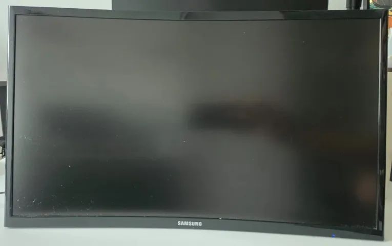 Monitor Samsung Curvo Full HD 24" C24F390FH - Foto 2
