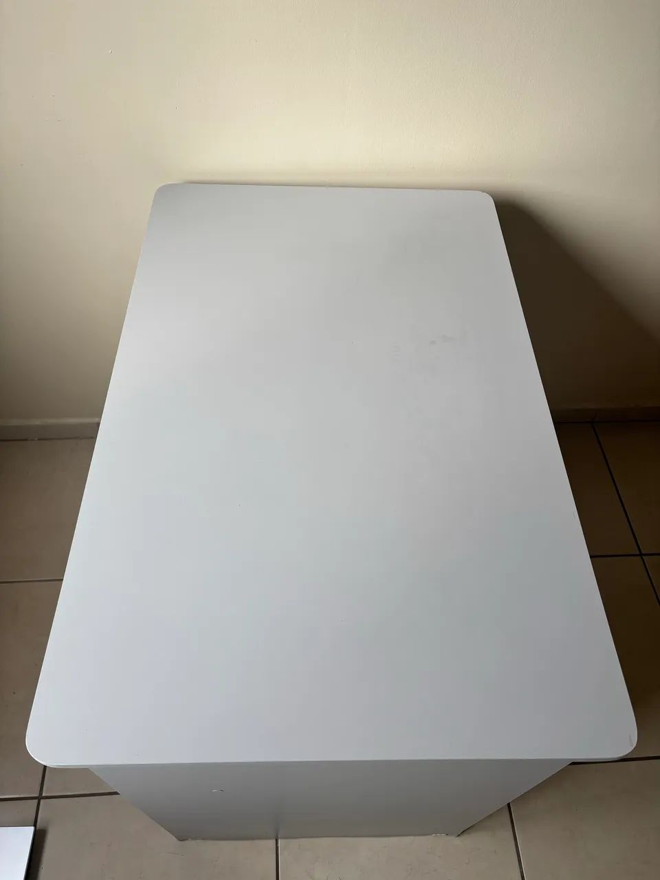 Mesa de Escritório/Estudo Branca Compacta - Ótimo Estado! - Foto 3
