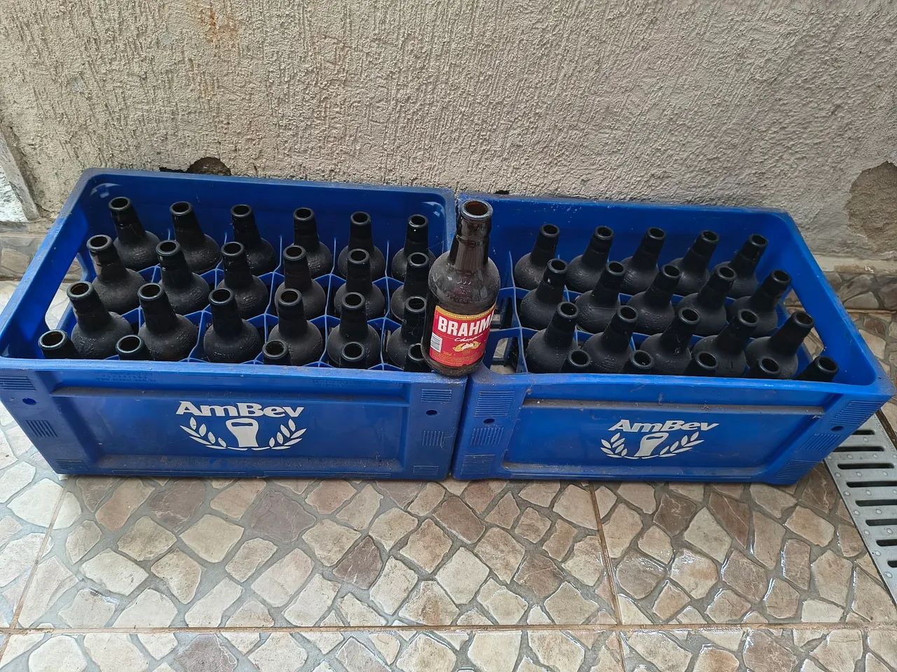 2 caixas AmBev com 44 garrafinhas cracudinhas - Foto 3
