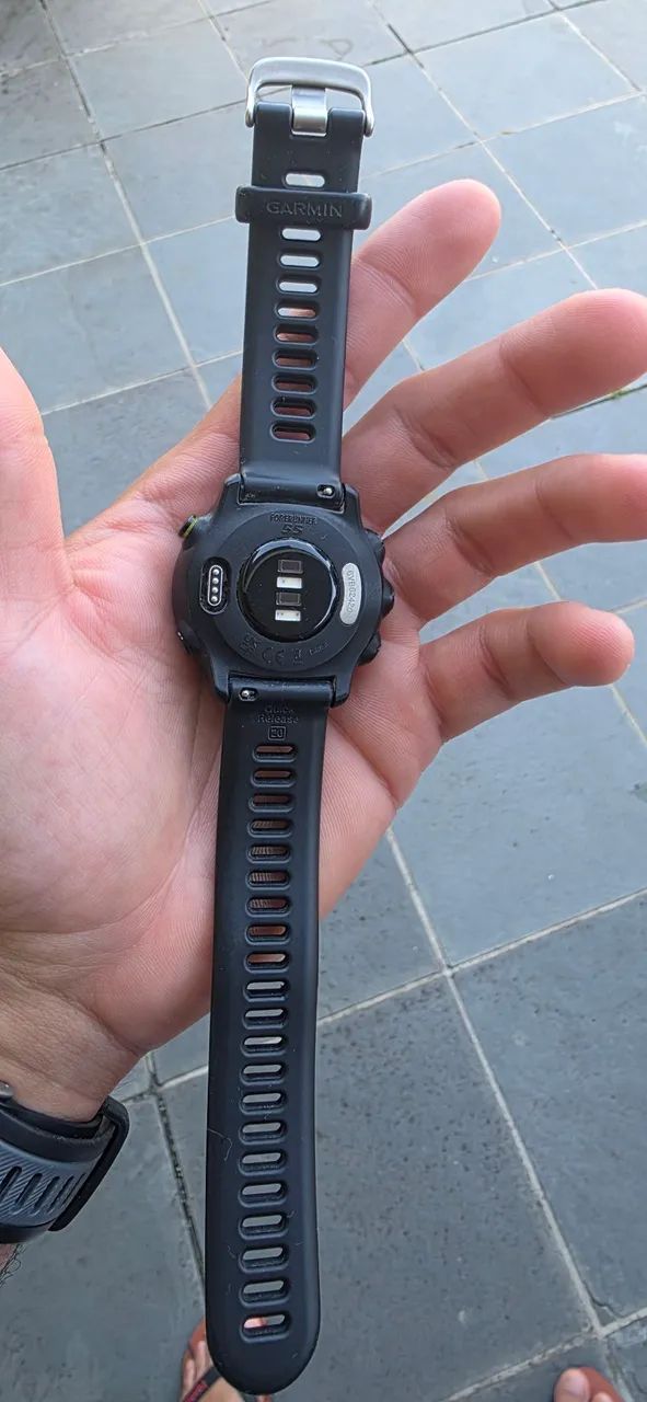 Relógio Garmin Forerunner 55 usado e em excelente estado, com caixa e cabo de carregamento - Foto 4