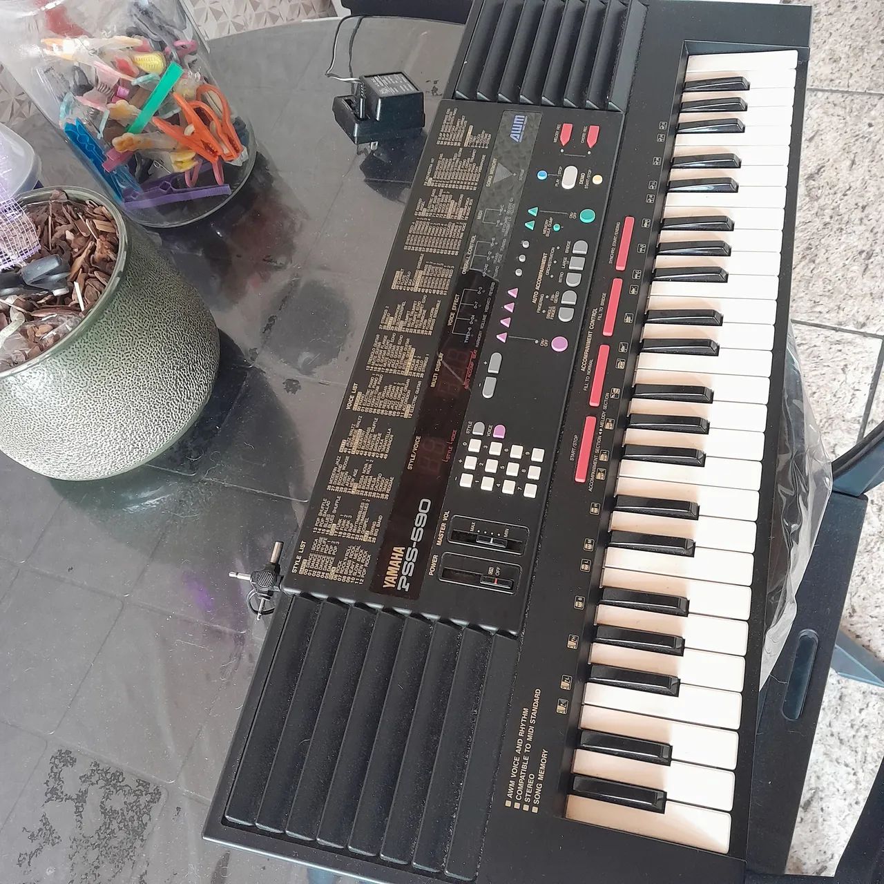 Teclado ihamaha PSR 590 funciona perfeitamente  - Foto 2