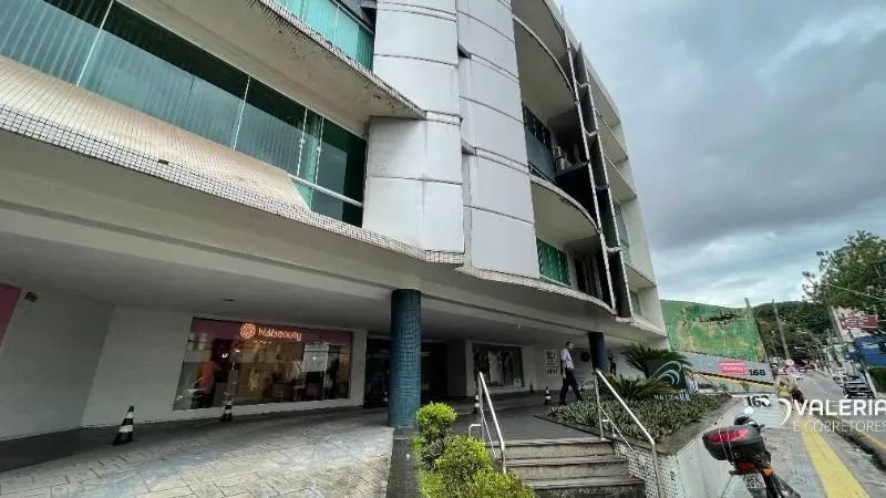 SALA COMERCIAL EM NAZARÉ, 120M²