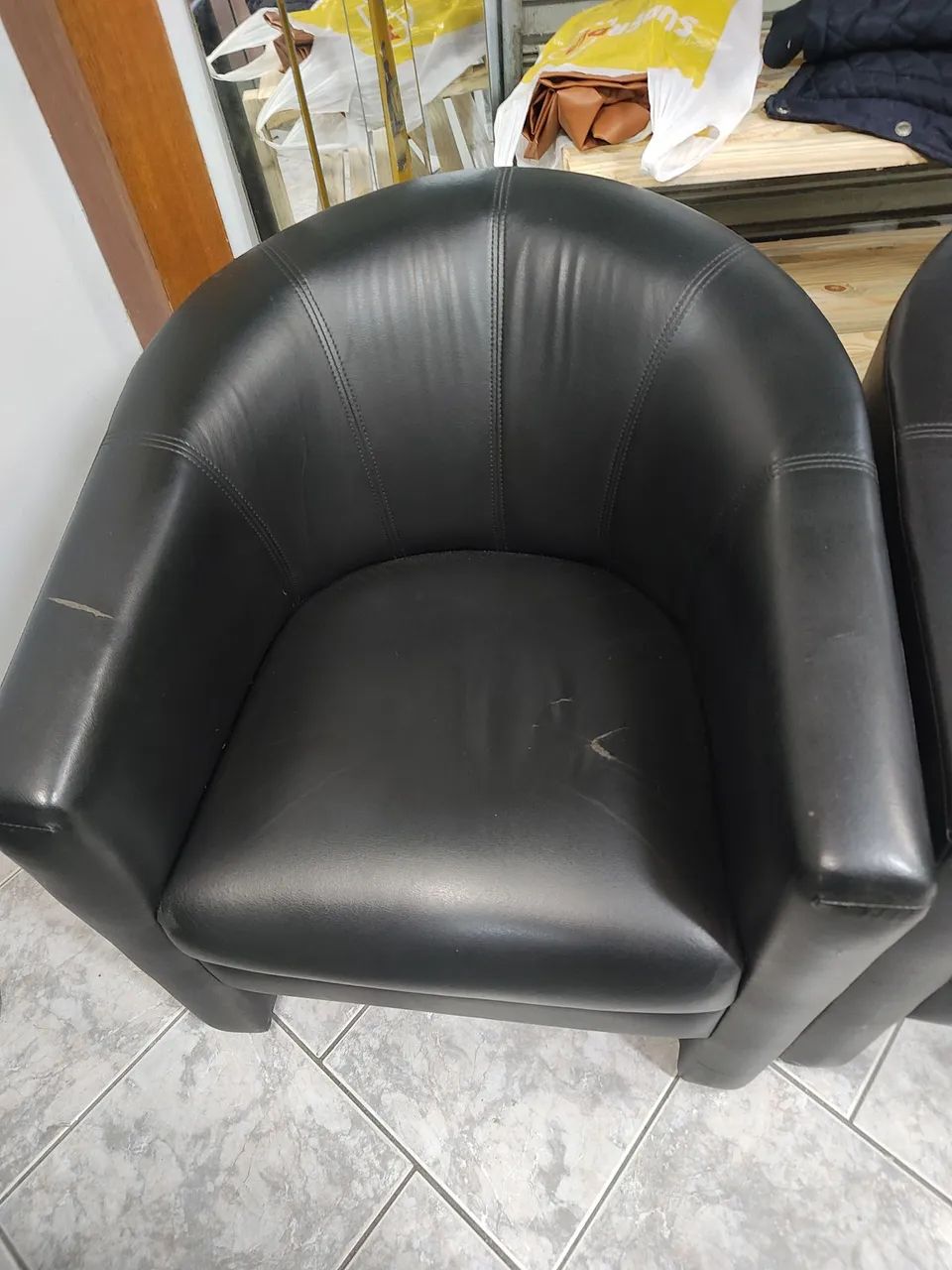 2 Poltronas em couro - Foto 2