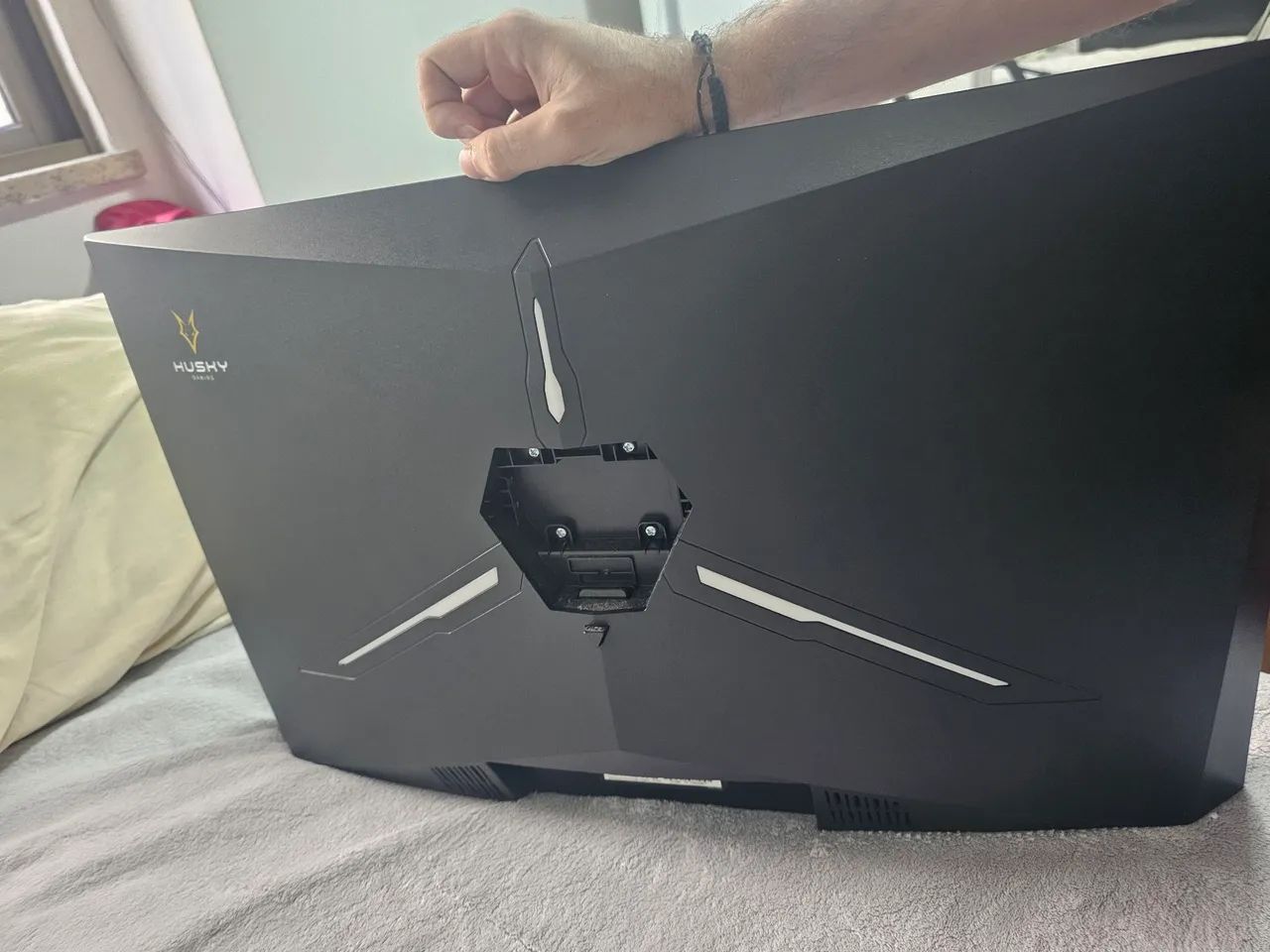 Monitor curvo 27 polegadas, Husky Gaming, HD, 120Hz, Usado - Foto 3
