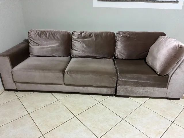 Sofá de três lugares 
