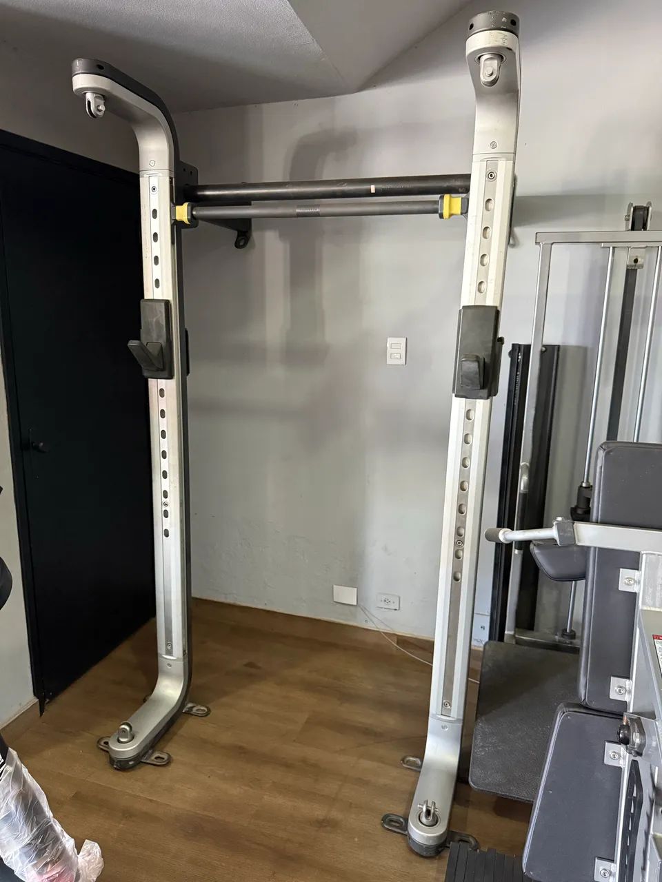 Technogym Omnia 3 - Rack de Agachamento e Treino Funcional Profissional - Foto 3