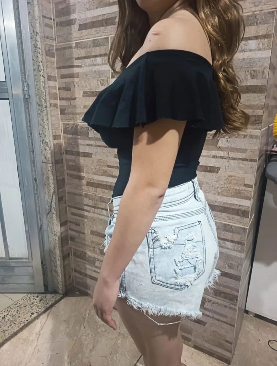short usado- 20.      blusa nova- 25 - Foto 2