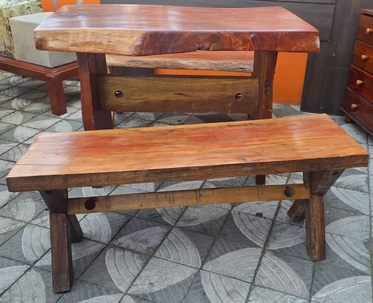 Mesa e bancos madeira  - Foto 4
