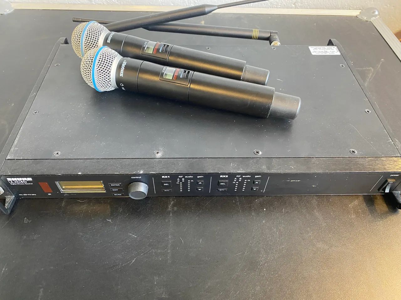 Microfone Shure sem fio duplo ULDX  - Foto 3