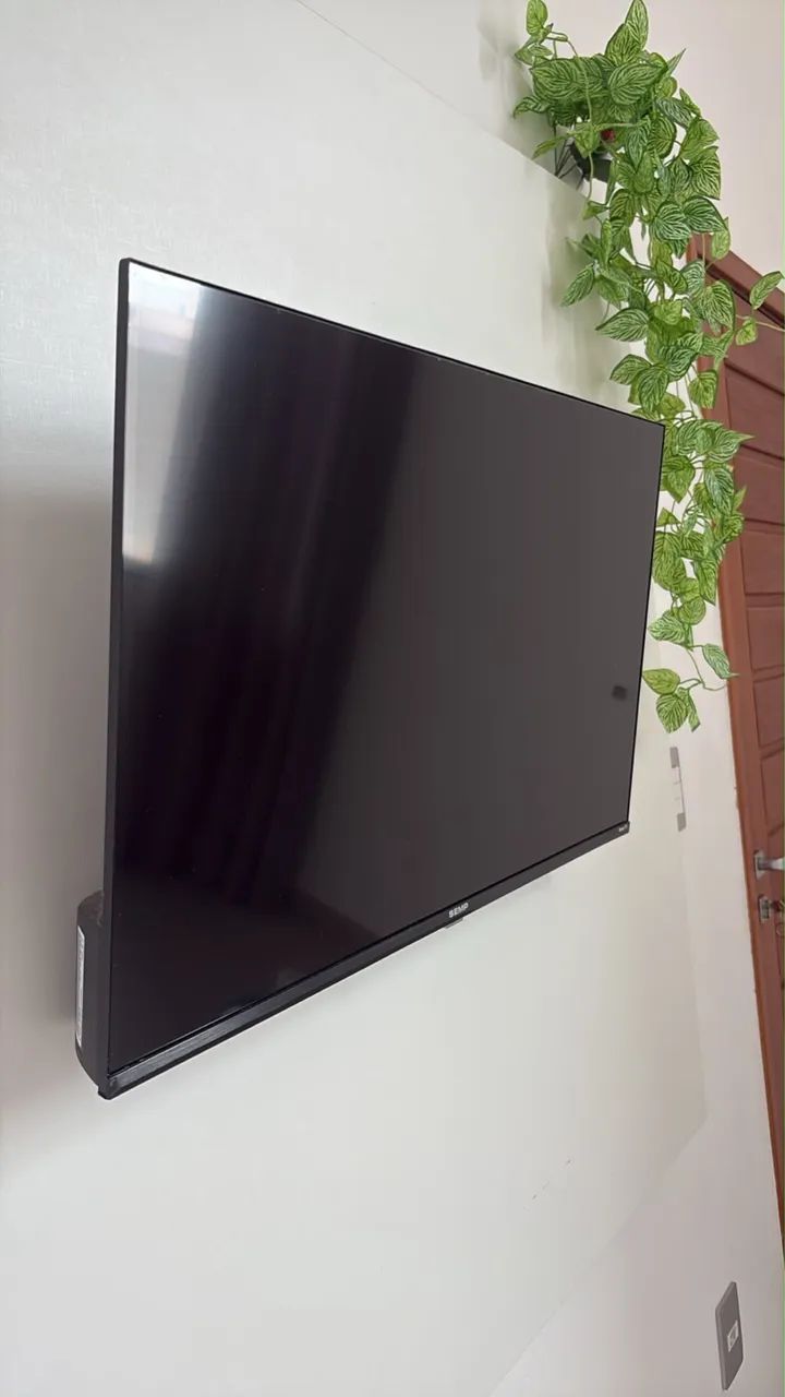 Tv 32 polegadas pouco tempo de uso marca semp 