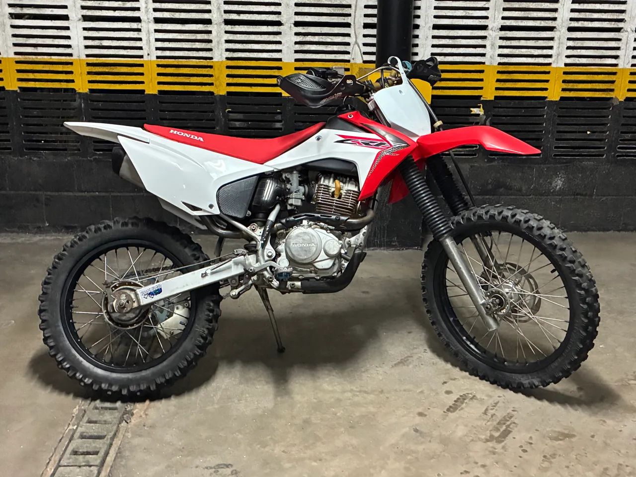 Honda crf 230