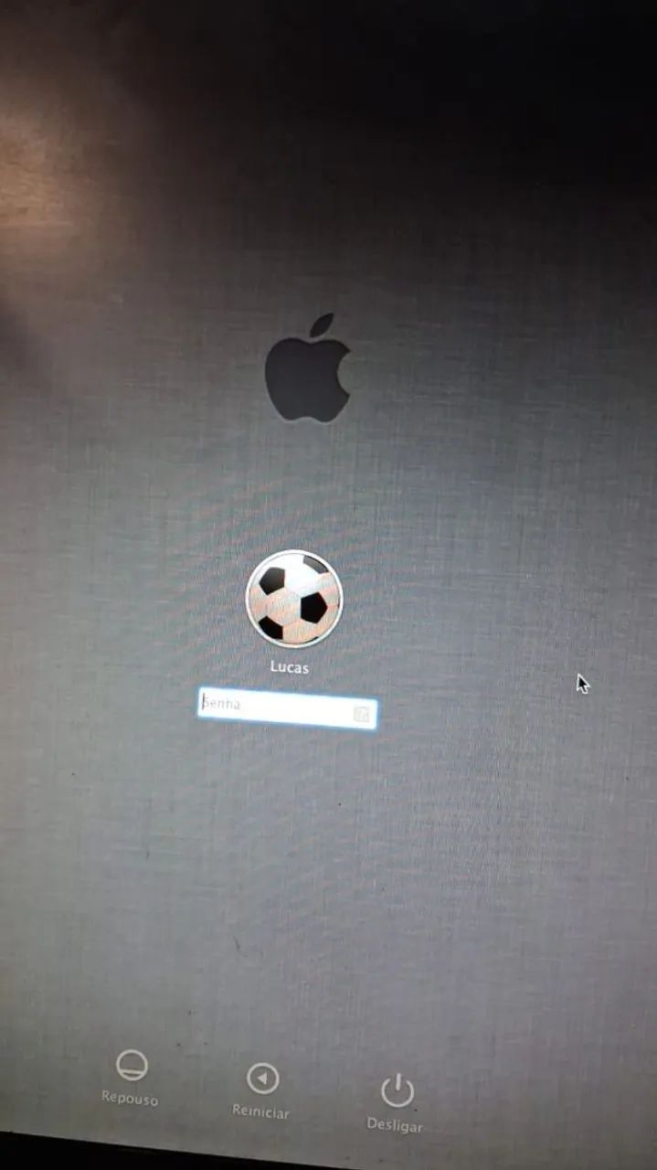 Mac pro torre com teclado 