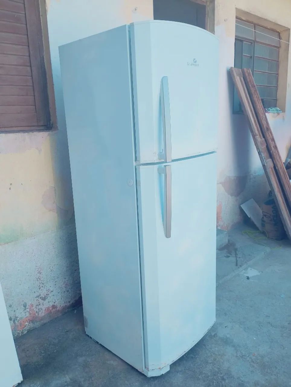 Vende-se geladeira continental 