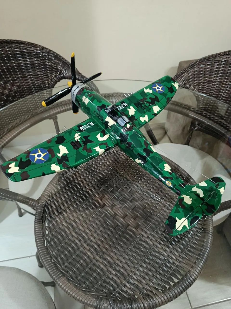 Avião miniatura artesanal decorativo  - Foto 2