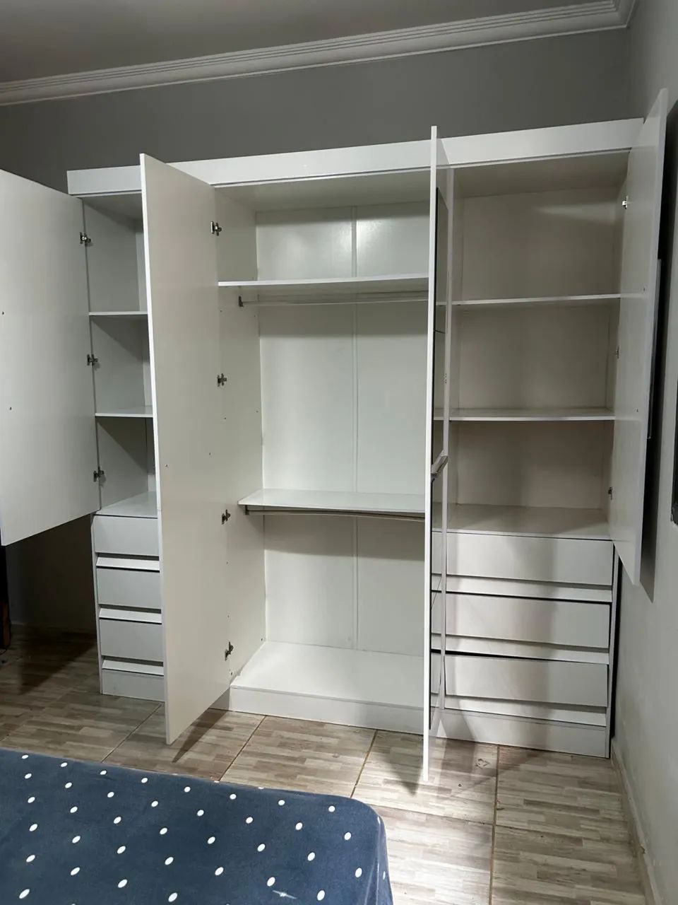 Guarda roupas 6 portas  - Foto 4