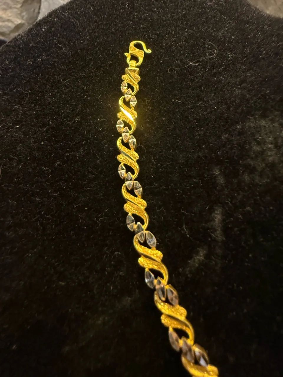 Pulseira de ouro exclusividade peça rara. 