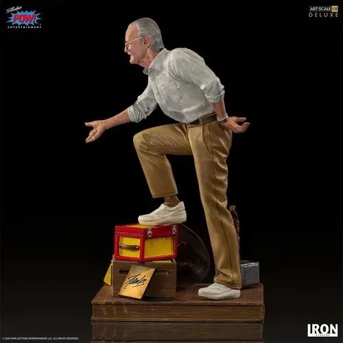 Stan Lee Deluxe Art Scale 1/10 - Iron Studios - Foto 4