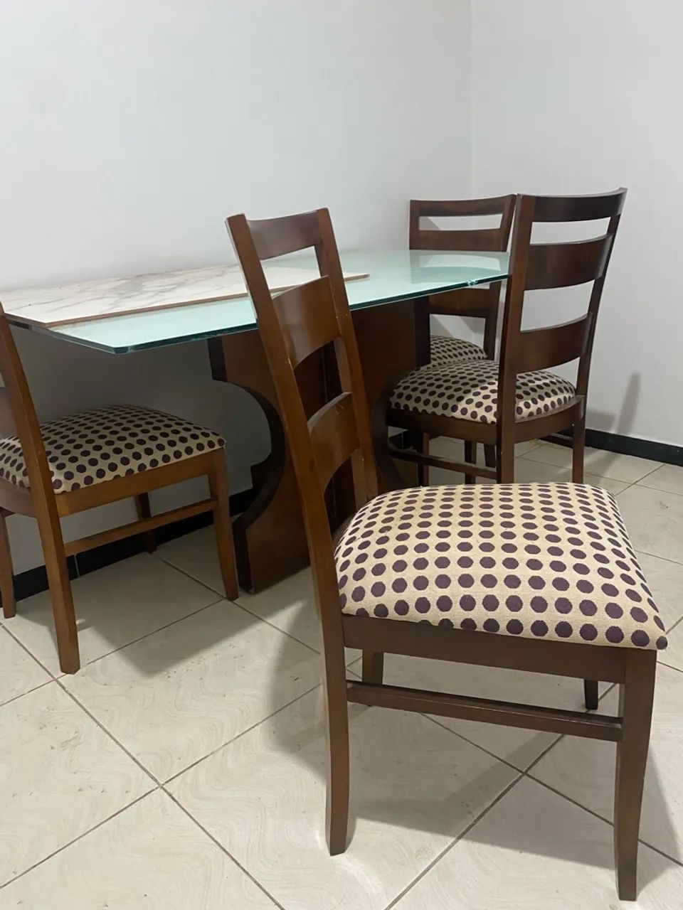 Mesa 4 lugares de madeira