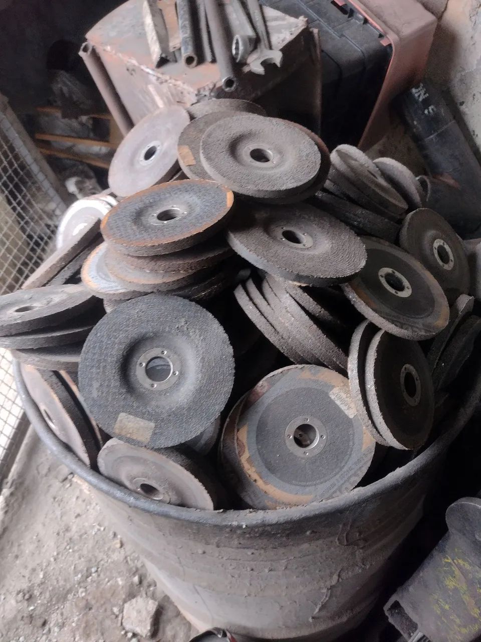 Discos de desbaste. De 4 plg ate 6 polegadas. Vendo por peças ou o tambor cheio  - Foto 3