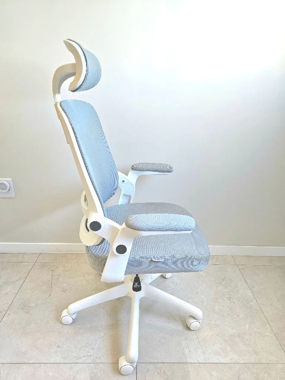 Cadeira De Escritório Astra Ergonômica Elements Cinza Branco
