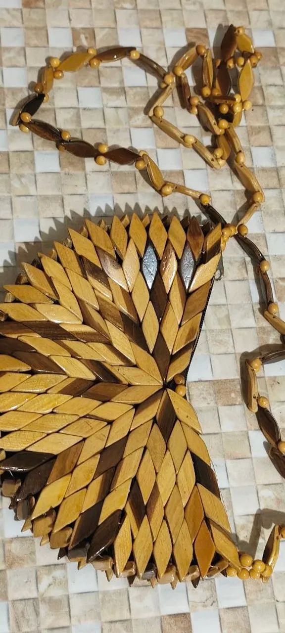 Bolsa Artesanal em Madeira - Design Exclusivo - Foto 2
