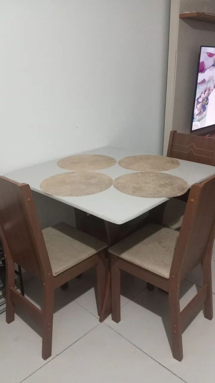 Mesa com cadeiras