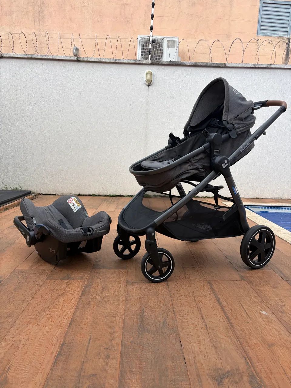 Vendo carrinho de bebê e bebê conforto - Foto 2