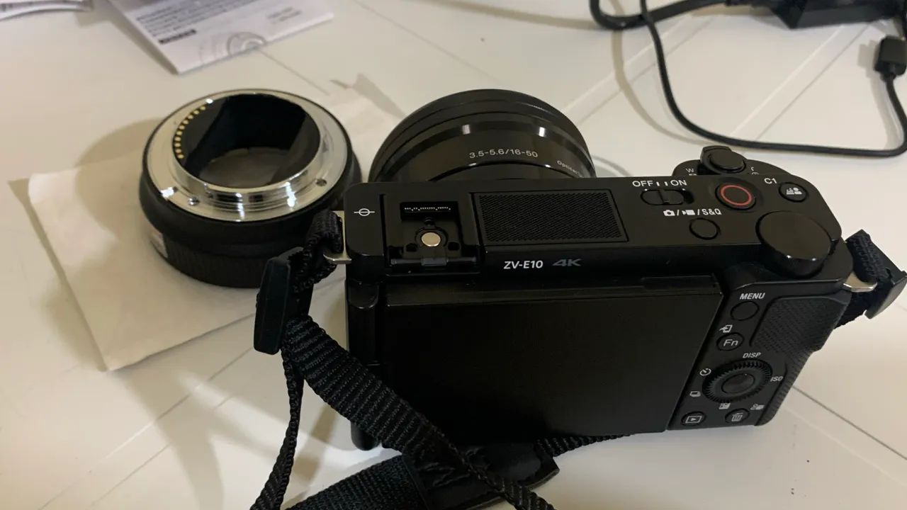 SONY ZV-E10 + LENTE DO KIT + ADAPTADOR + LENTE 75-300 - Foto 4