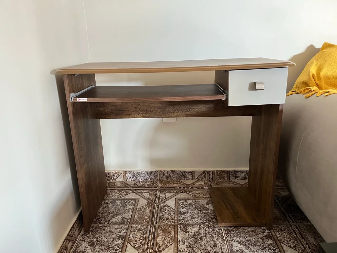 Mesa para computador/escritório - excelente estado - Foto 3