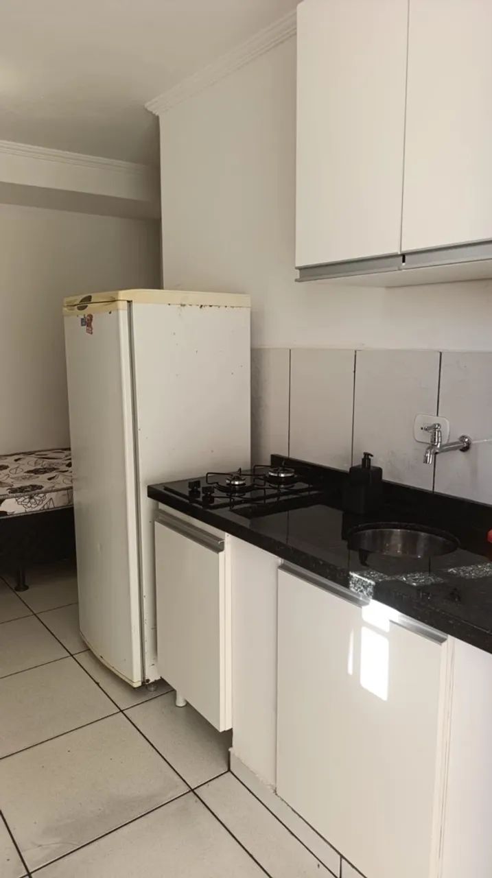 Quarto mobiliado para solteiro 