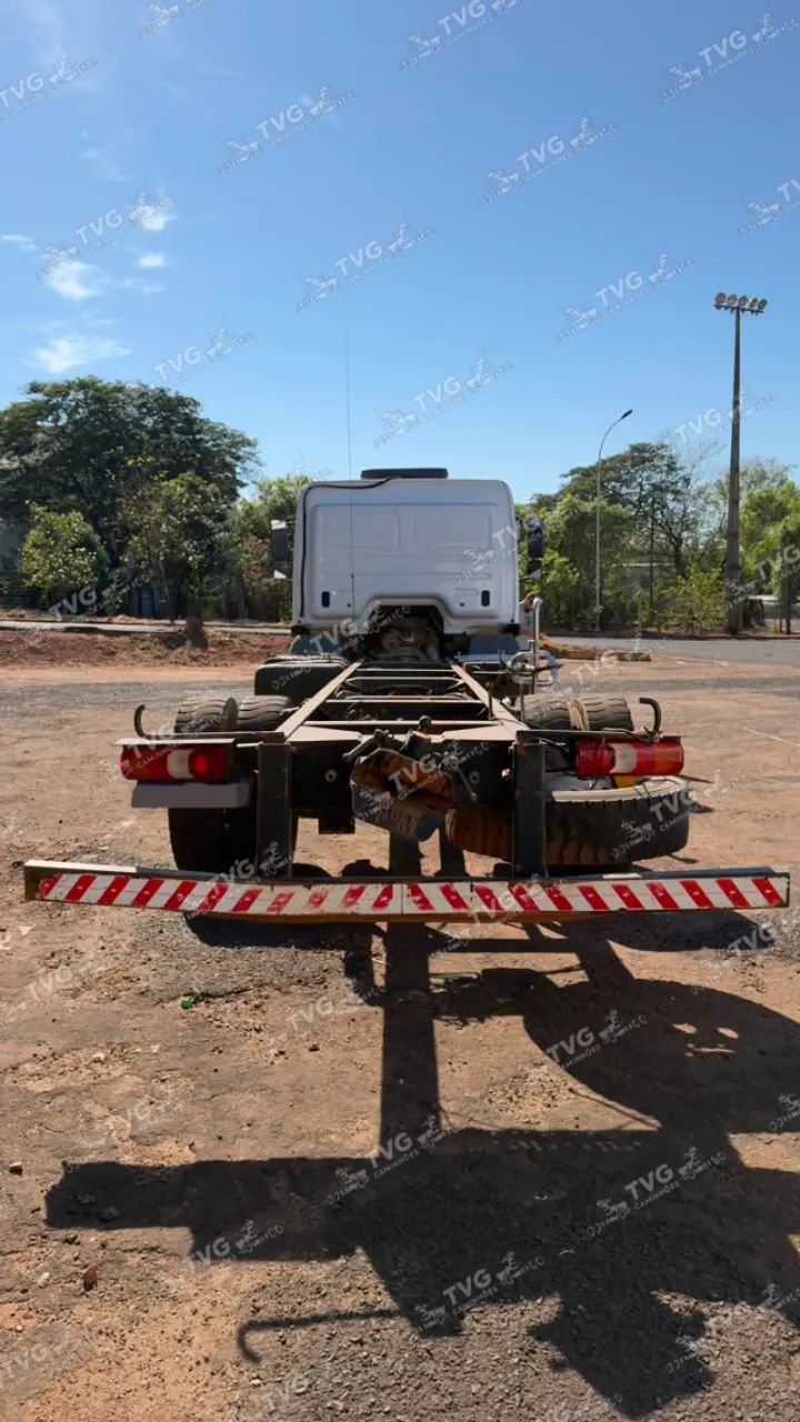 MB ATEGO 1733 4X2 2023 - Foto 4