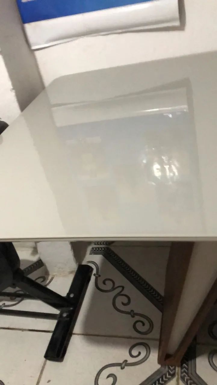 Vendo só a mesa de vidro com madeira bem conservada  - Foto 4