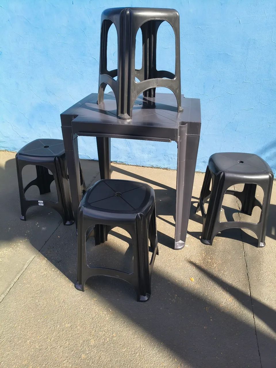 Jogo de mesa com banquetas - Foto 4